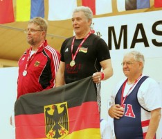 Gratulation: Fody’s Fährhaus Stammgast Walter Schüßler ist Master des Jahres 2014